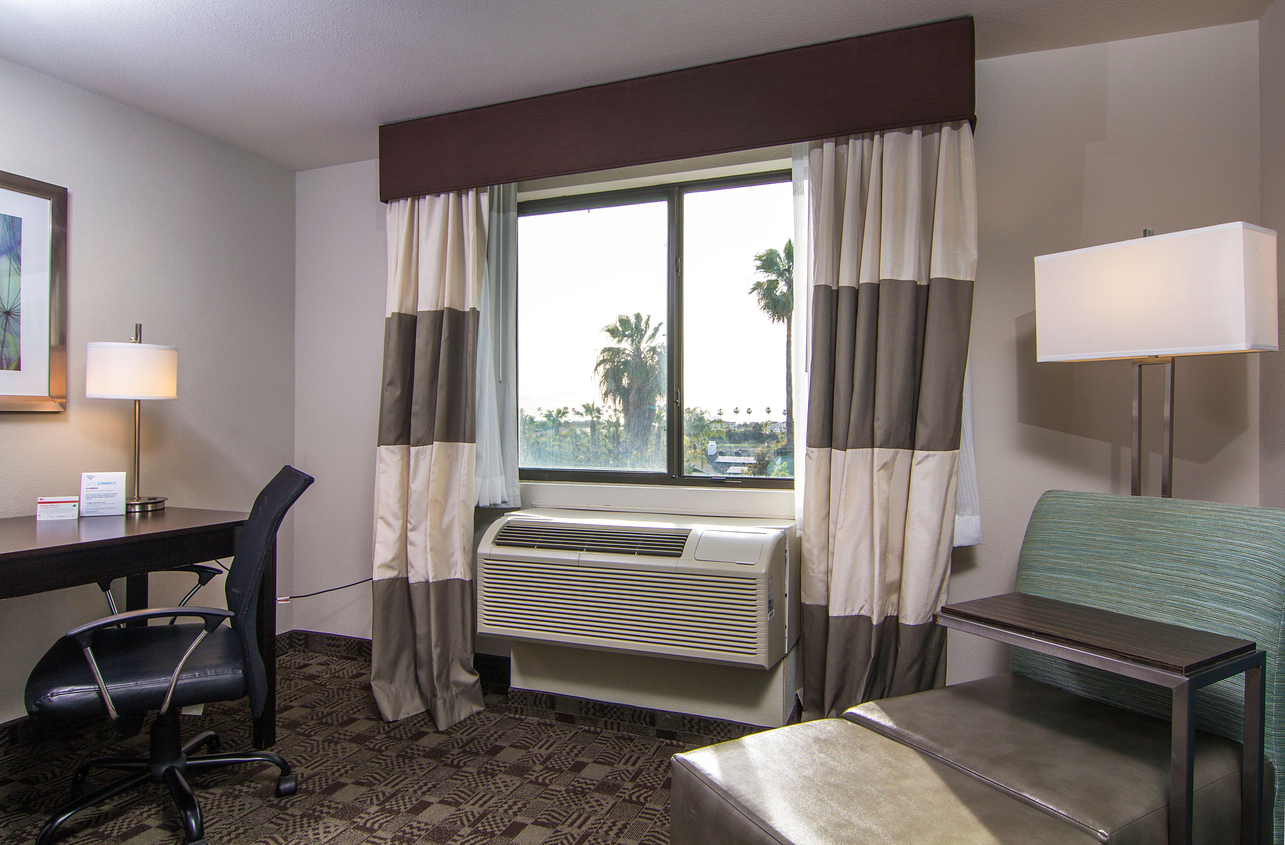 Holiday Inn Express Hotel & Suites Carlsbad Beach By Ihg Eksteriør billede
